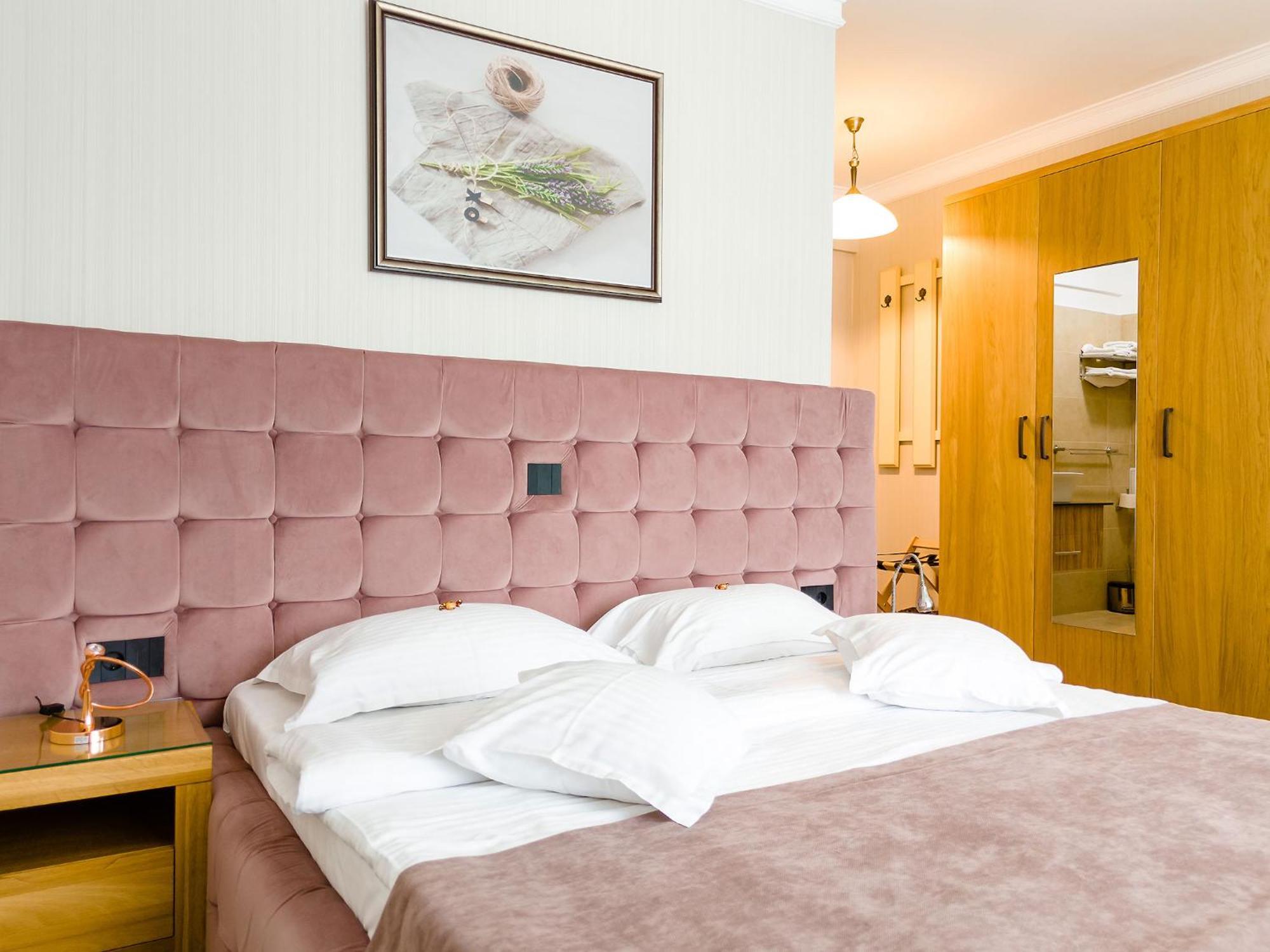 Hotel Roser House Boutique - Pe Malul Lacului Colibiţa Εξωτερικό φωτογραφία