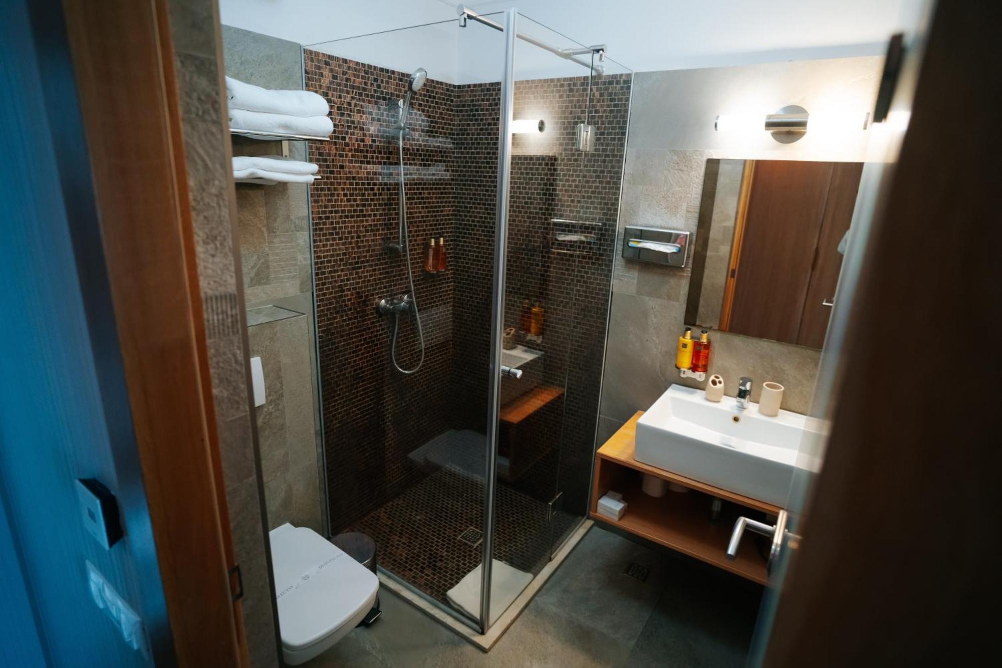 Hotel Roser House Boutique - Pe Malul Lacului Colibiţa Εξωτερικό φωτογραφία